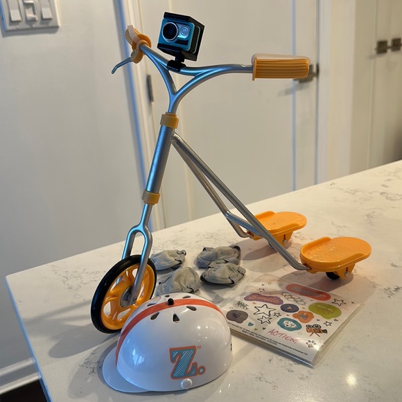 American Girl Z's Scooter set - Picture 1 of 8
